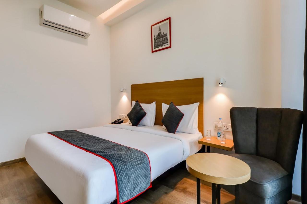 Готель Super Townhouse Jashn Chinhat Екстер'єр фото