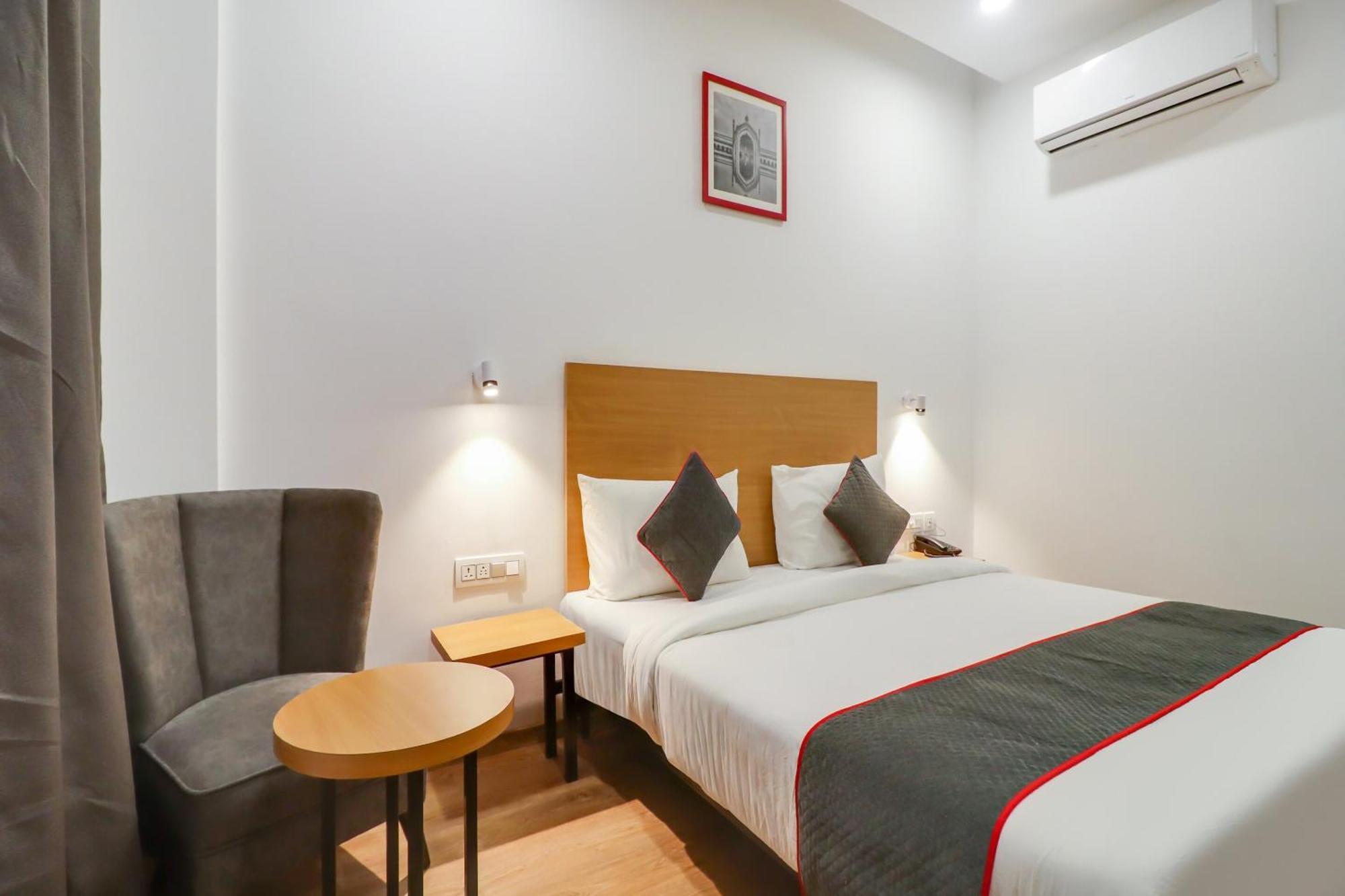 Готель Super Townhouse Jashn Chinhat Екстер'єр фото