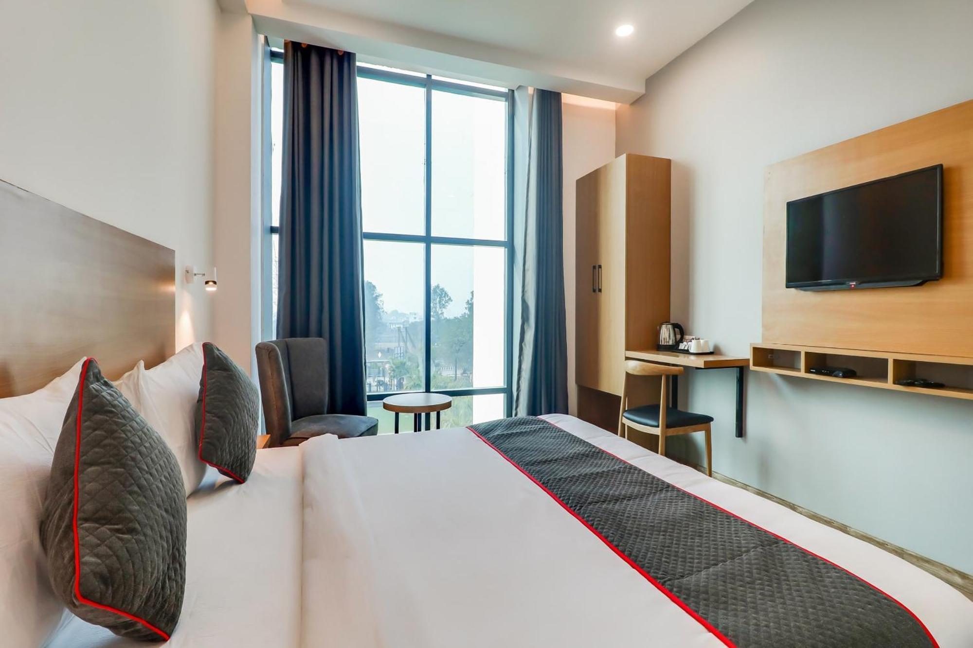 Готель Super Townhouse Jashn Chinhat Екстер'єр фото