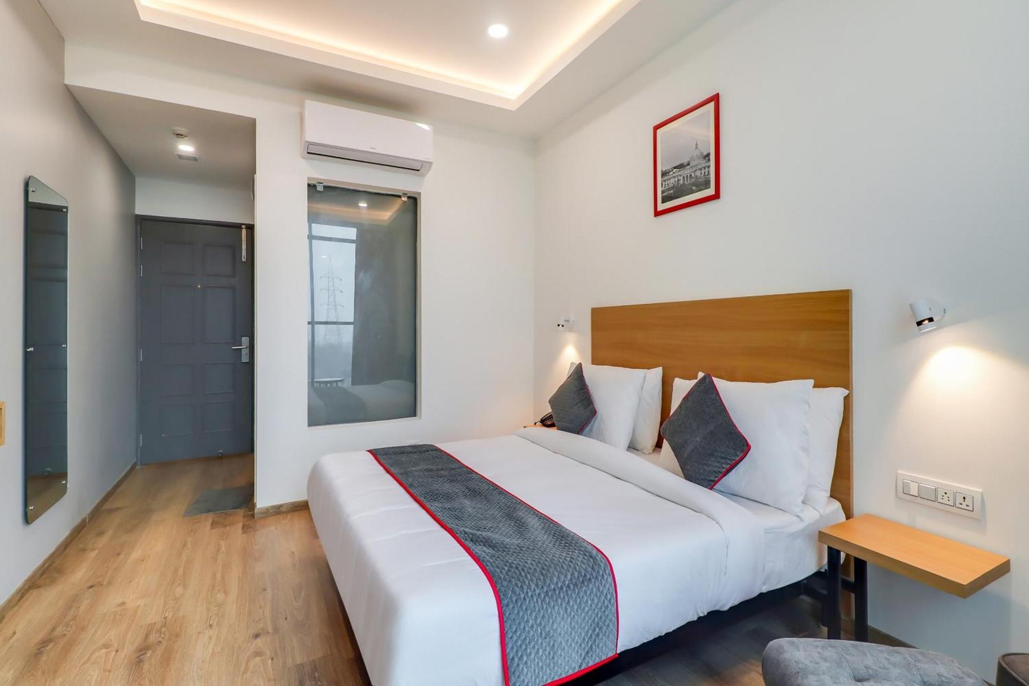 Готель Super Townhouse Jashn Chinhat Екстер'єр фото