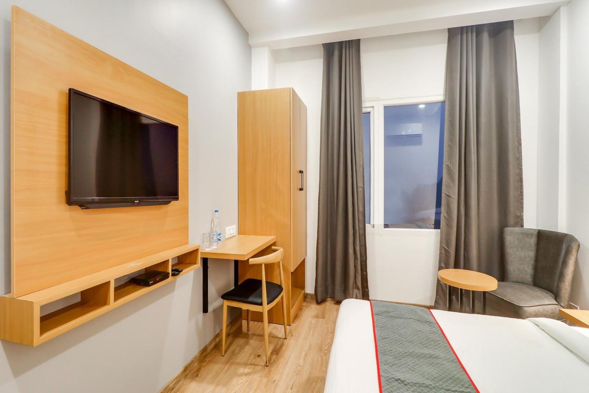 Готель Super Townhouse Jashn Chinhat Екстер'єр фото