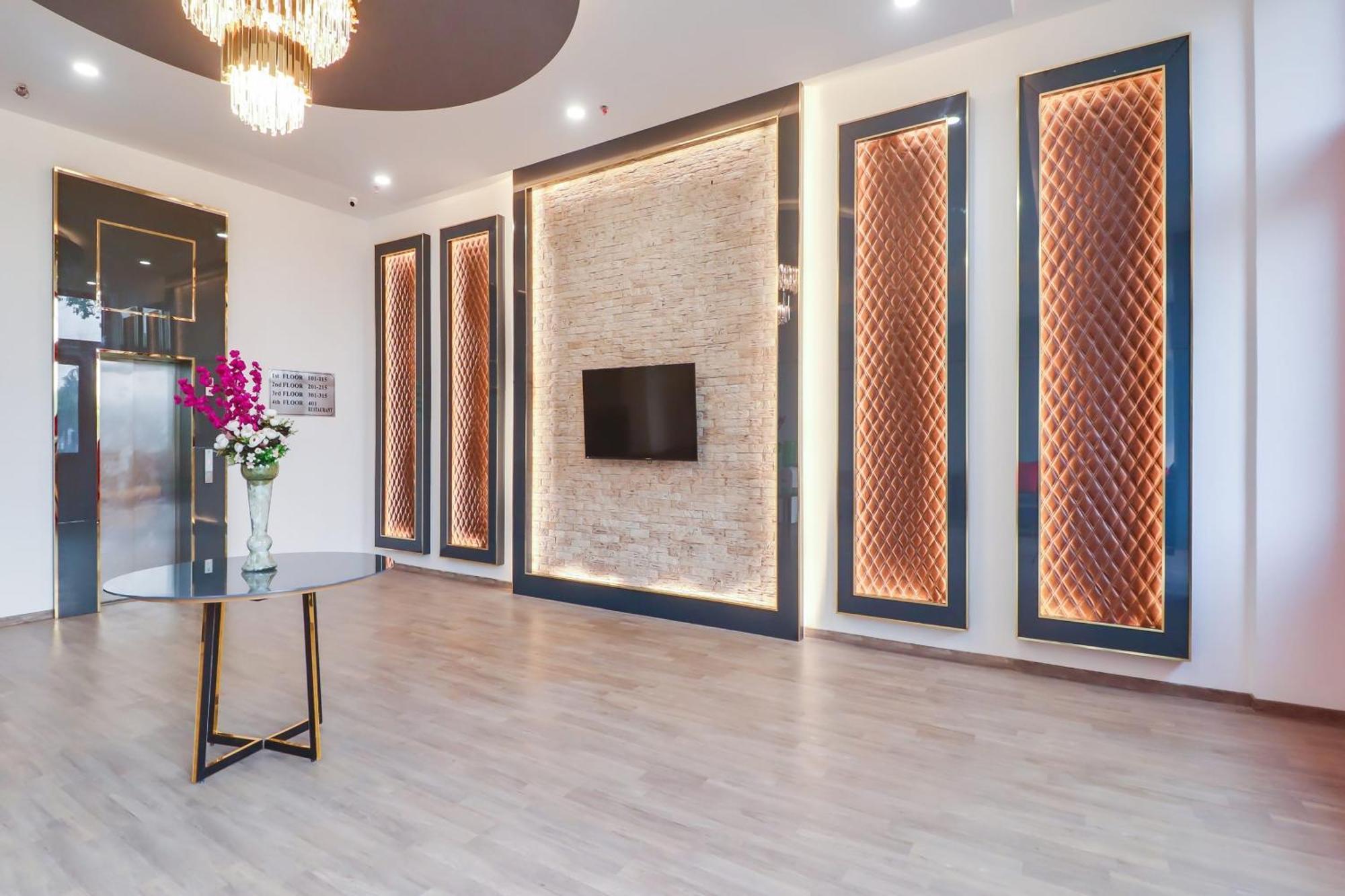 Готель Super Townhouse Jashn Chinhat Екстер'єр фото