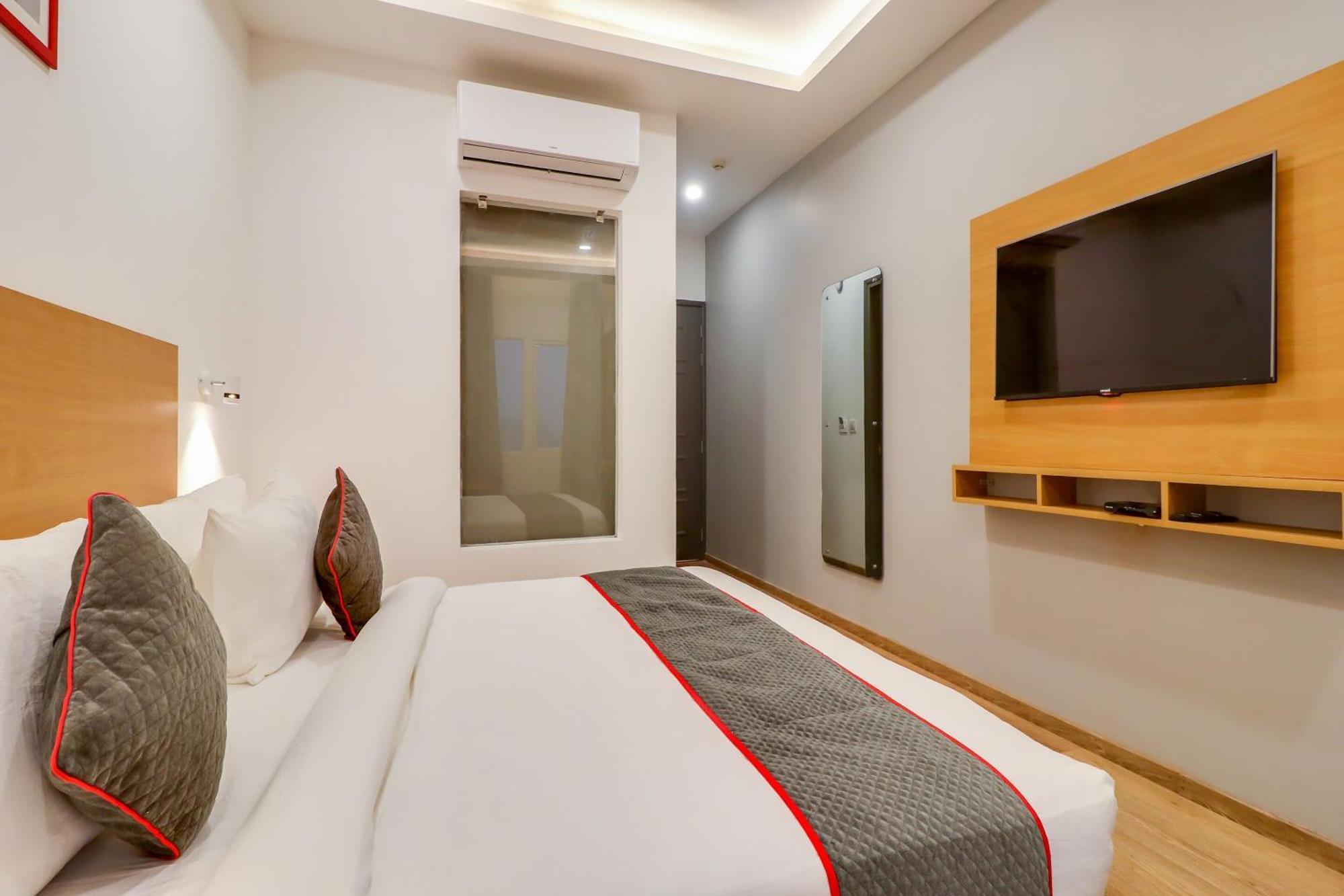 Готель Super Townhouse Jashn Chinhat Екстер'єр фото